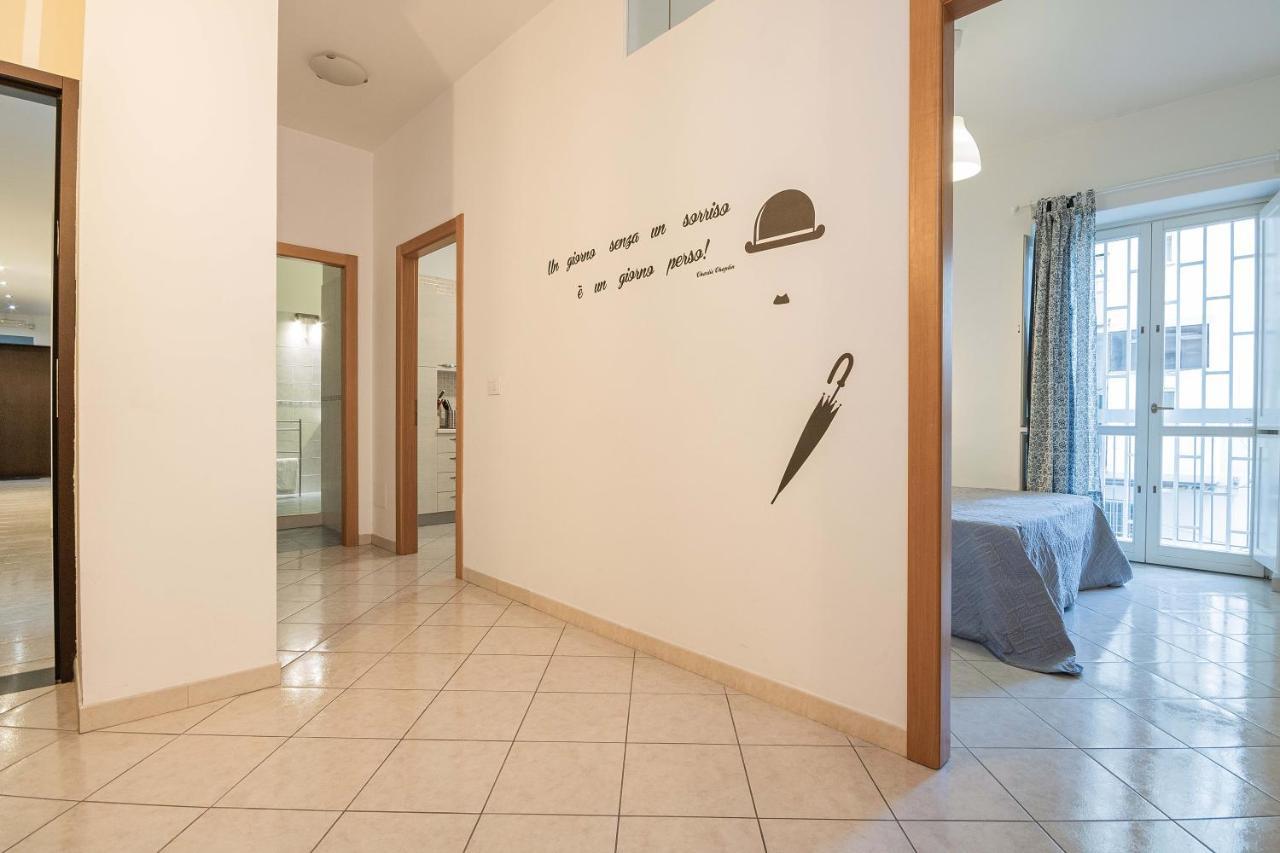 Nuovo Appartamento Beige Bari Exterior foto